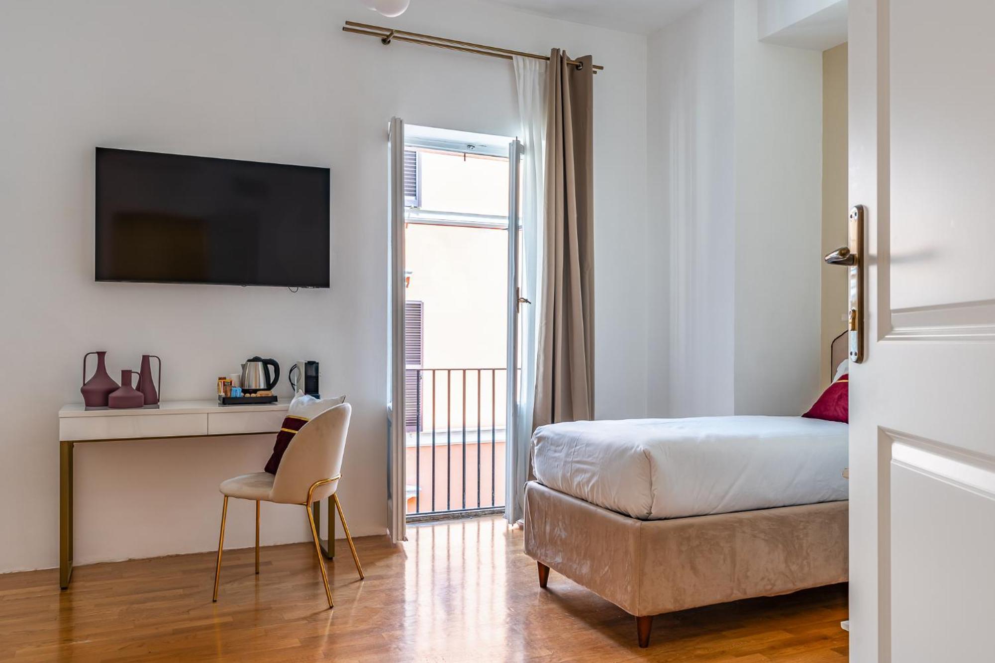 Decimo Meridio- At Spanish Steps- Рим Экстерьер фото